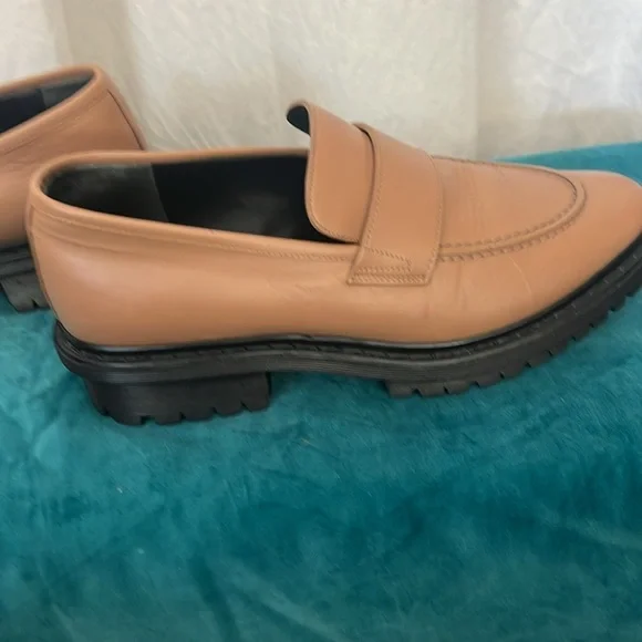 Balencia Paris Camel Leather Loafers l39 EU Like New - Picture 9 of 13